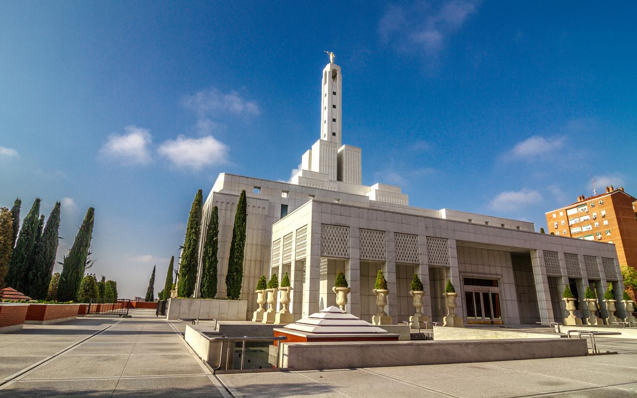 The angel Moroni statue atop the temple spire.