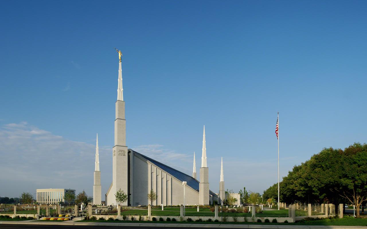 Temple entrance and fountain from the south