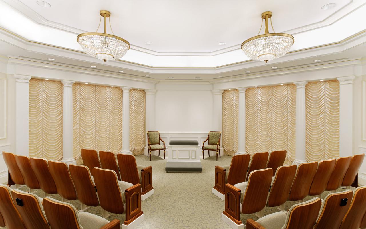 Seasonal view of the temple grounds