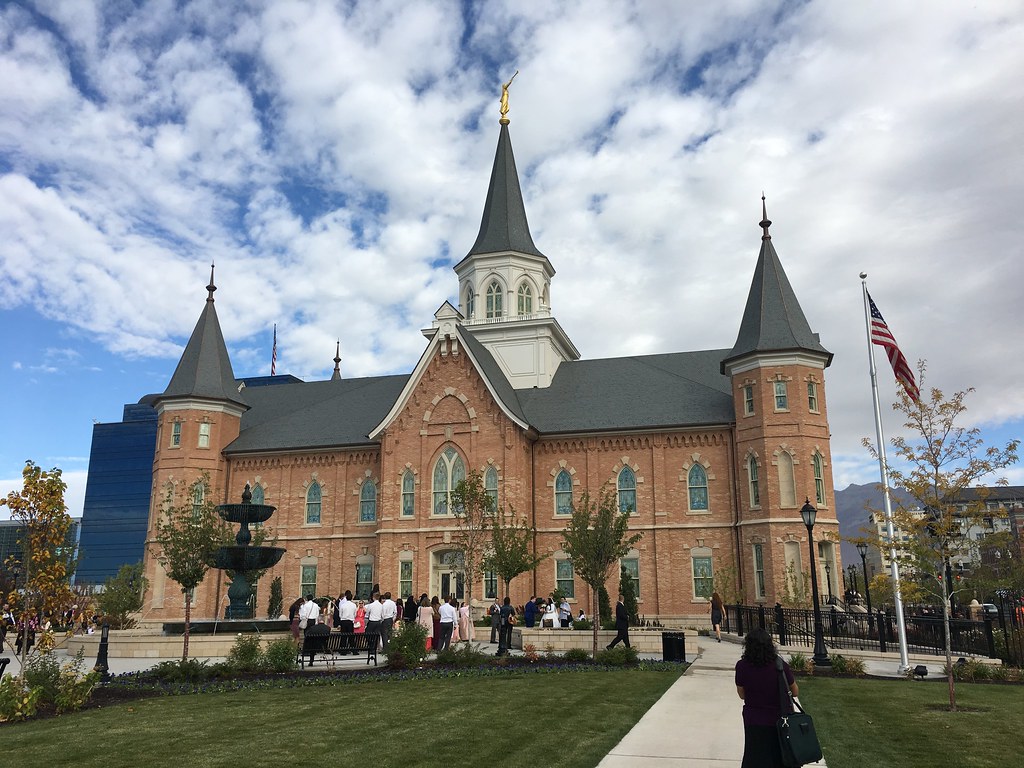The historic shell during the 'stilt' construction phase