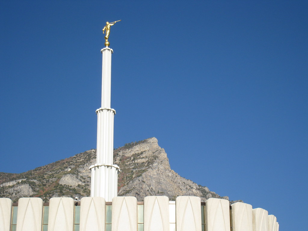 Close-up of the Angel Moroni statue added in 2003