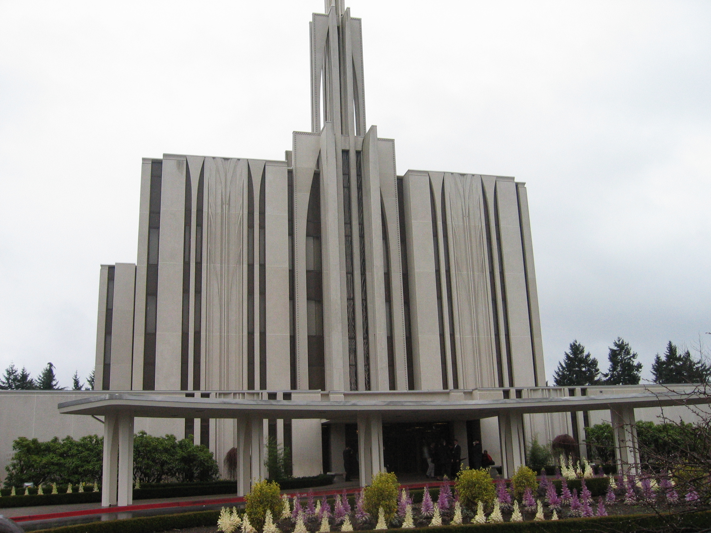 The Seattle Washington Temple under a clear sky.